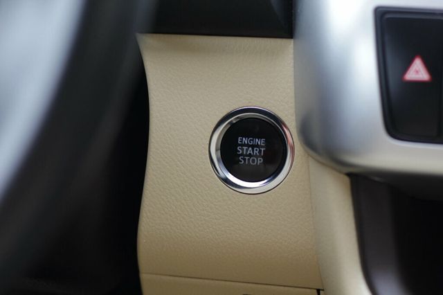 2016 Toyota Highlander AWD XLE W/ 2ND ROW CAPTAIN CHAIRS, LEATHER, MOONROOF - 22960207 - 31