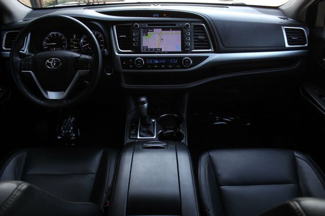 2016 Toyota Highlander AWD XLE W/ ENTUNE PREMIUM AUDIO, LEATHER, POWER MOONROOF - 22918598 - 11