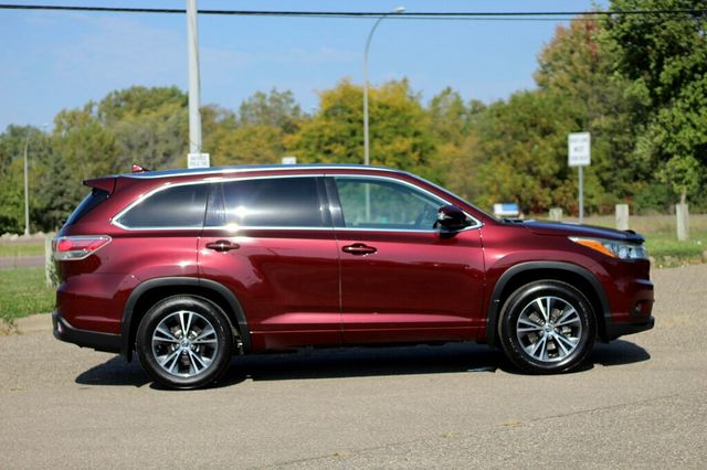 2016 Toyota Highlander AWD XLE W/ ENTUNE PREMIUM AUDIO, LEATHER, POWER MOONROOF - 22918598 - 1