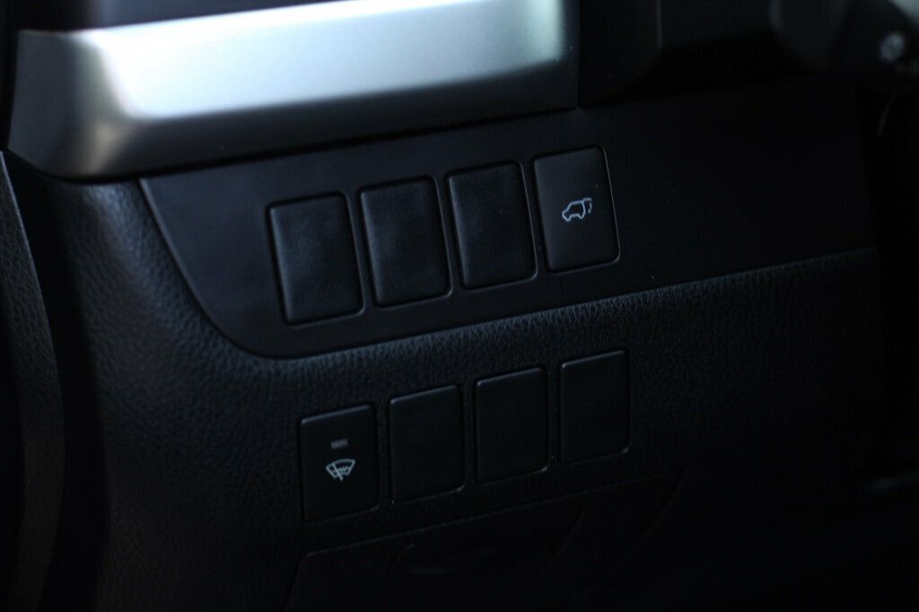 2016 Toyota Highlander XLE photo 18