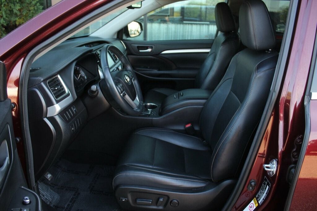 2016 Toyota Highlander XLE photo 19