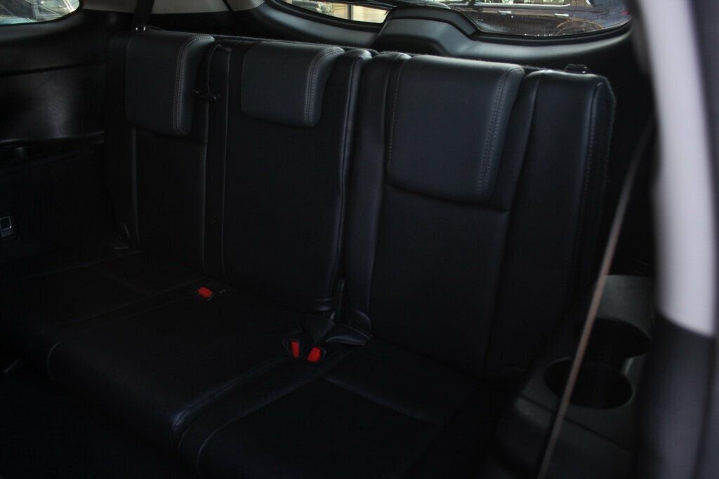 2016 Toyota Highlander XLE photo 26
