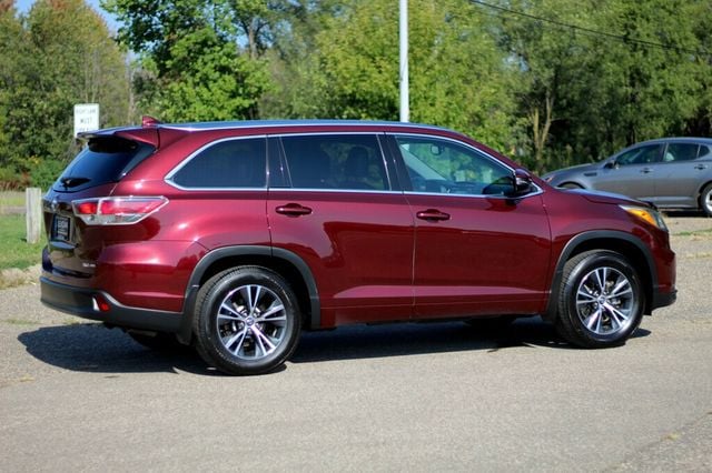 2016 Toyota Highlander AWD XLE W/ ENTUNE PREMIUM AUDIO, LEATHER, POWER MOONROOF - 22918598 - 2