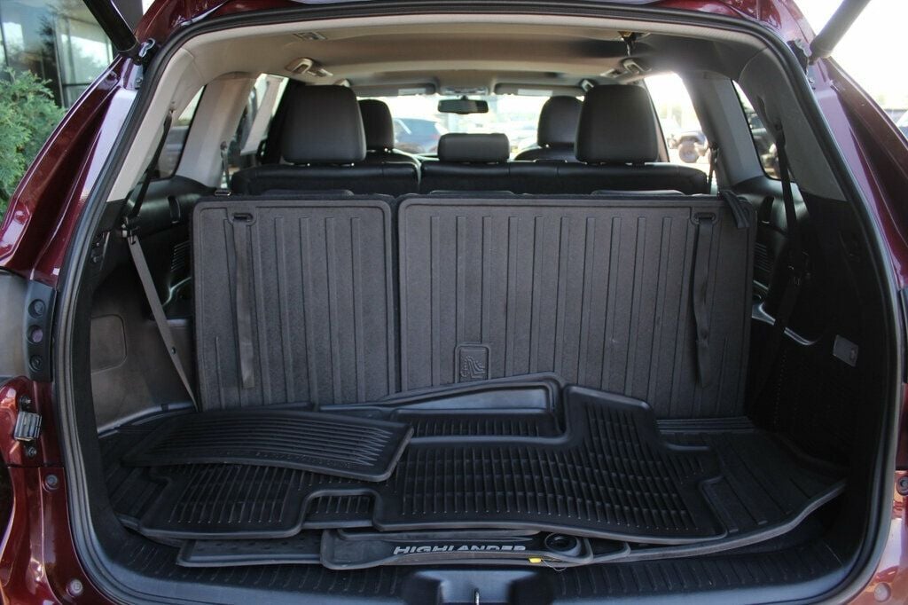 2016 Toyota Highlander XLE photo 31