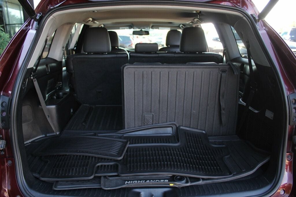 2016 Toyota Highlander XLE photo 32