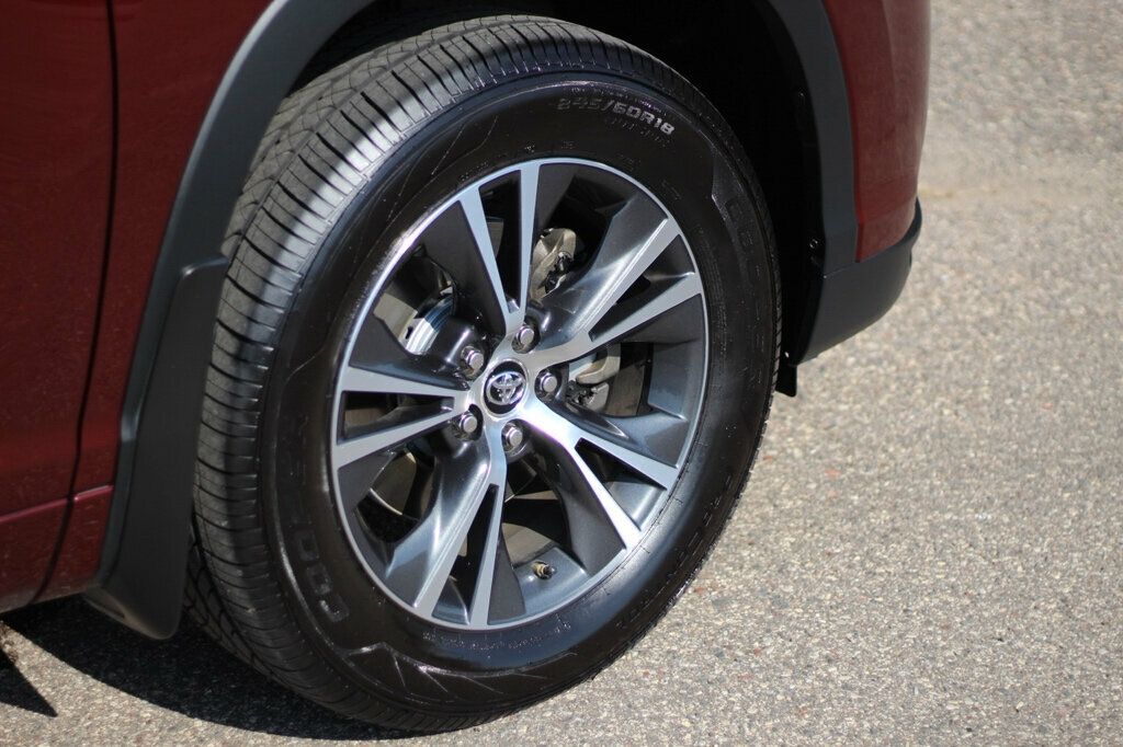 2016 Toyota Highlander XLE photo 34