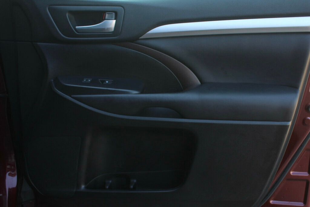 2016 Toyota Highlander XLE photo 4