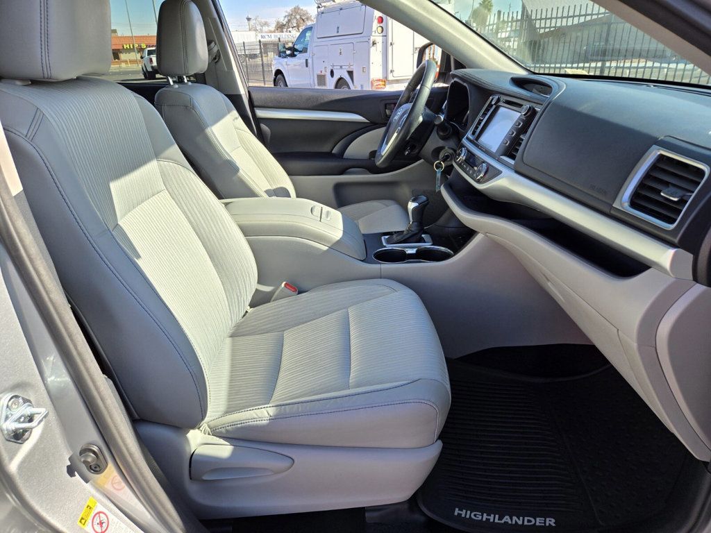 2016 Toyota Highlander FWD 4dr V6 LE Plus - 22983784 - 14