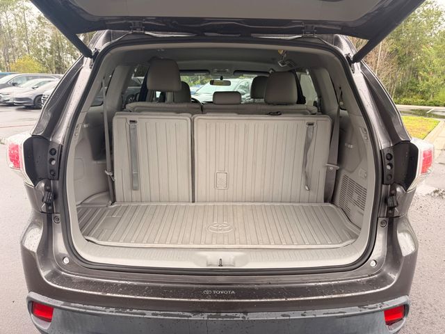2016 Toyota Highlander FWD 4dr V6 LE Plus - 23093869 - 19