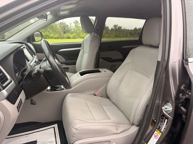 2016 Toyota Highlander FWD 4dr V6 LE Plus - 23093869 - 4