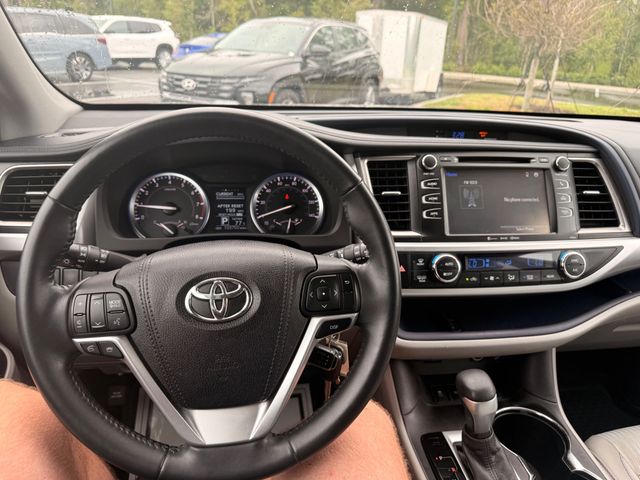 2016 Toyota Highlander FWD 4dr V6 LE Plus - 23093869 - 6