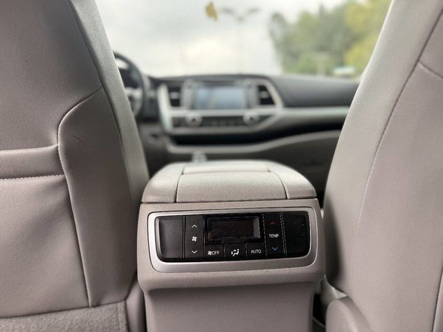 2016 Toyota Highlander FWD 4dr V6 XLE - 23091144 - 11
