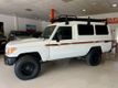 2016 Toyota Land Cruiser Troopy 5 Speed Diesel V6 13 pasajeros - 22958164 - 5