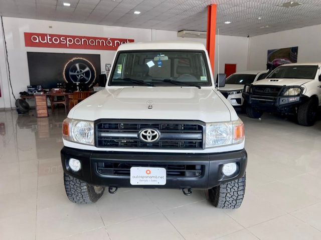 2016 Toyota Land Cruiser Troopy Disponible para alquiler y 13 pasajeros - 22958164 - 1