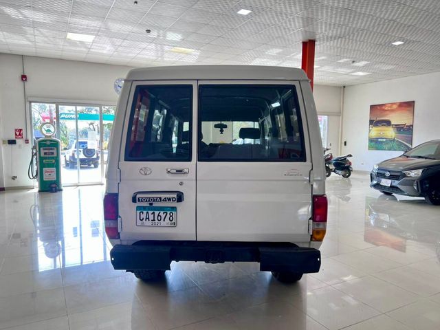2016 Toyota Land Cruiser Troopy Disponible para alquiler y 13 pasajeros - 22958164 - 8