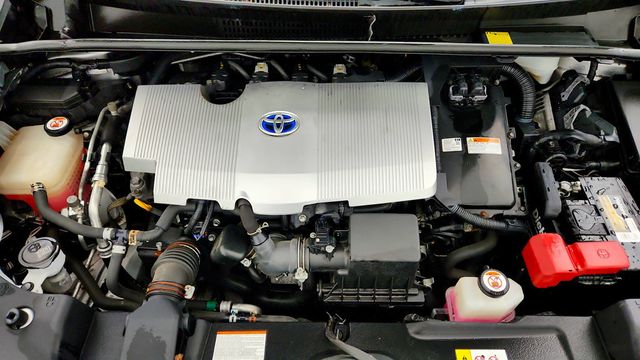 2016 Toyota Prius 5dr Hatchback Four - 23034688 - 23