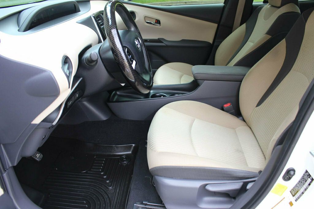 2016 Toyota Prius 5dr Hatchback Four Touring - 23030695 - 10