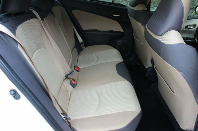 2016 Toyota Prius 5dr Hatchback Four Touring - 23030695 - 17