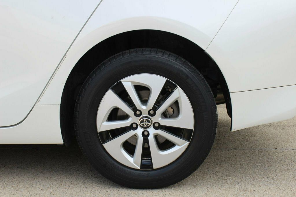 2016 Toyota Prius 5dr Hatchback Four Touring - 23030695 - 34