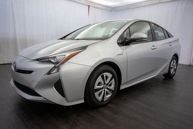 2016 Toyota Prius 5dr Hatchback Three - 22706146 - 28