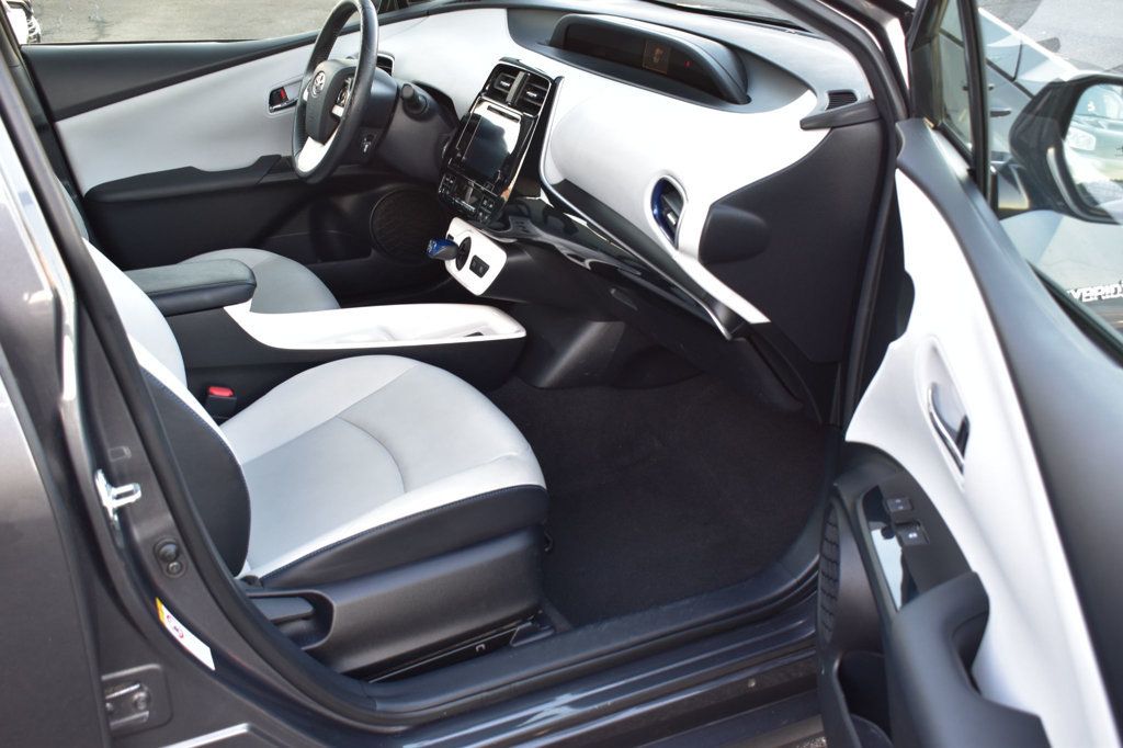 2016 Toyota Prius 5dr Hatchback Three Touring - 22958502 - 19