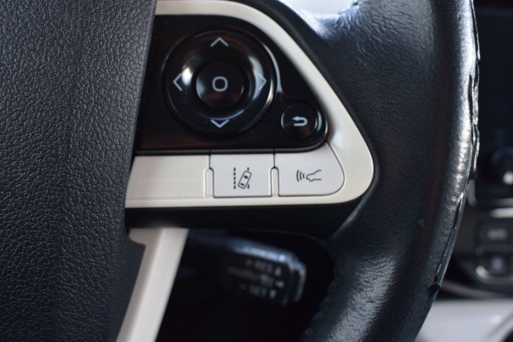 2016 Toyota Prius 5dr Hatchback Three Touring - 22958502 - 28