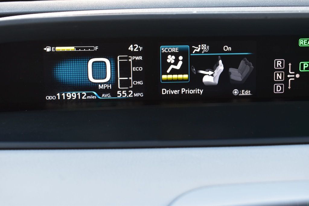 2016 Toyota Prius 5dr Hatchback Three Touring - 22958502 - 33