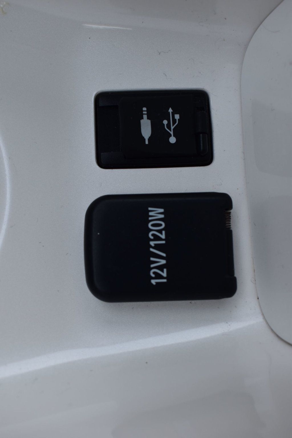 2016 Toyota Prius 5dr Hatchback Three Touring - 22958502 - 46