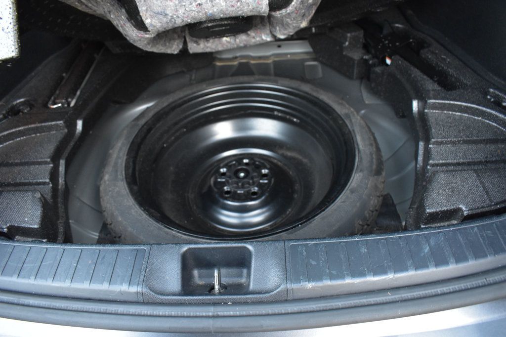 2016 Toyota Prius 5dr Hatchback Three Touring - 22958502 - 52