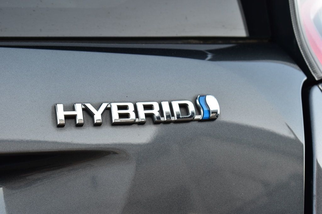 2016 Toyota Prius 5dr Hatchback Three Touring - 22958502 - 59