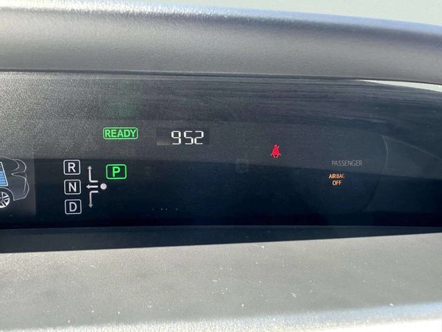 2016 Toyota Prius 5dr Hatchback Three Touring - 23002628 - 29