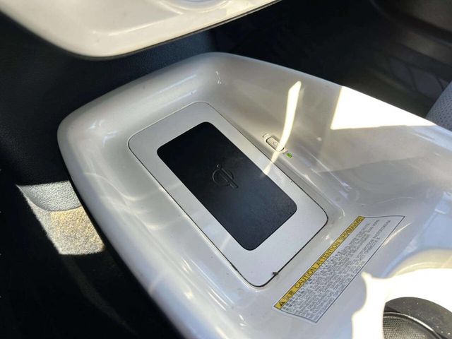 2016 Toyota Prius 5dr Hatchback Three Touring - 23002628 - 31