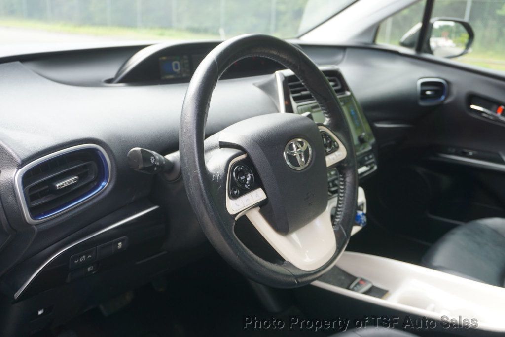 2016 Toyota Prius 5dr Hatchback Three Touring - 23070436 - 12