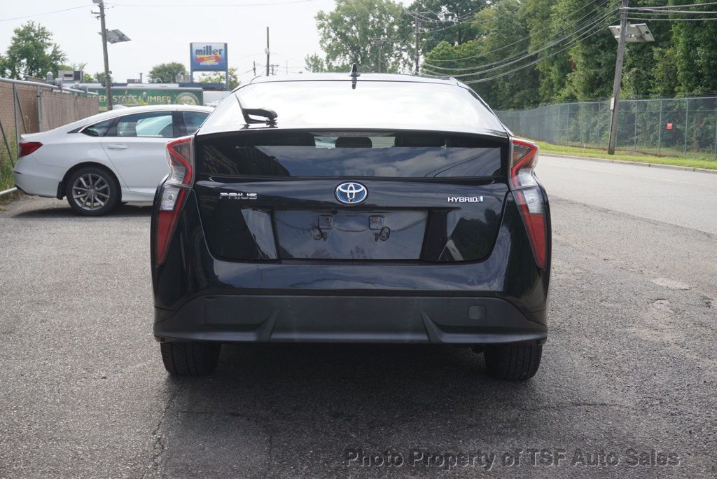 2016 Toyota Prius 5dr Hatchback Three Touring - 23070436 - 5
