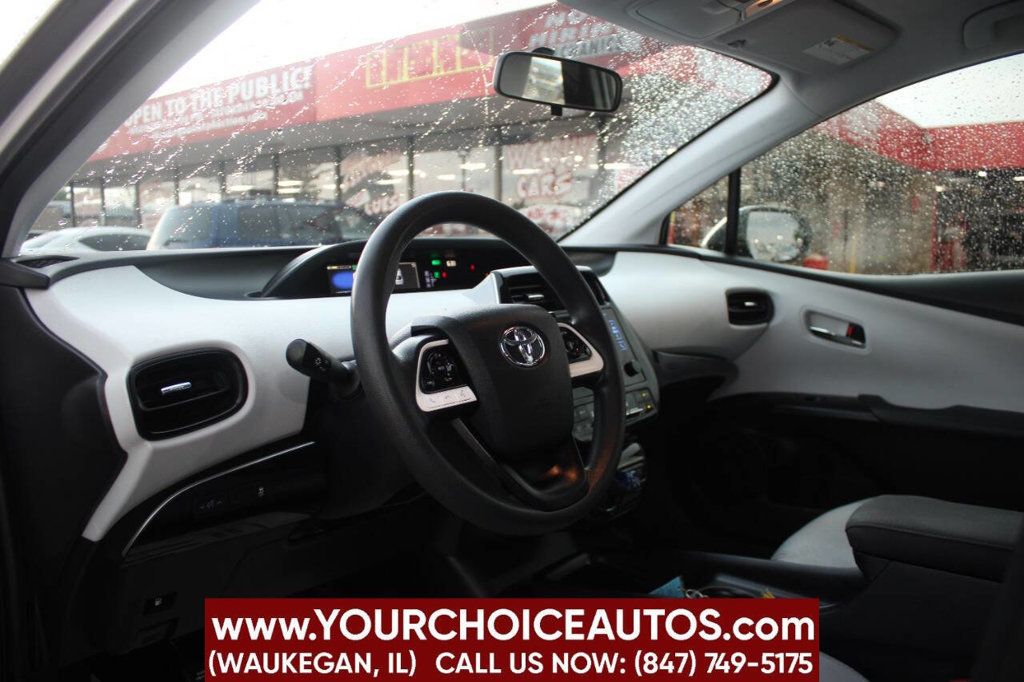 2016 Toyota Prius 5dr Hatchback Two - 22903344 - 9