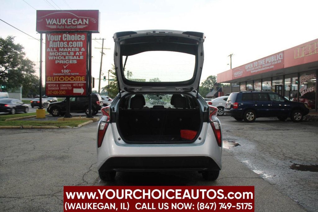 2016 Toyota Prius 5dr Hatchback Two - 22903344 - 14