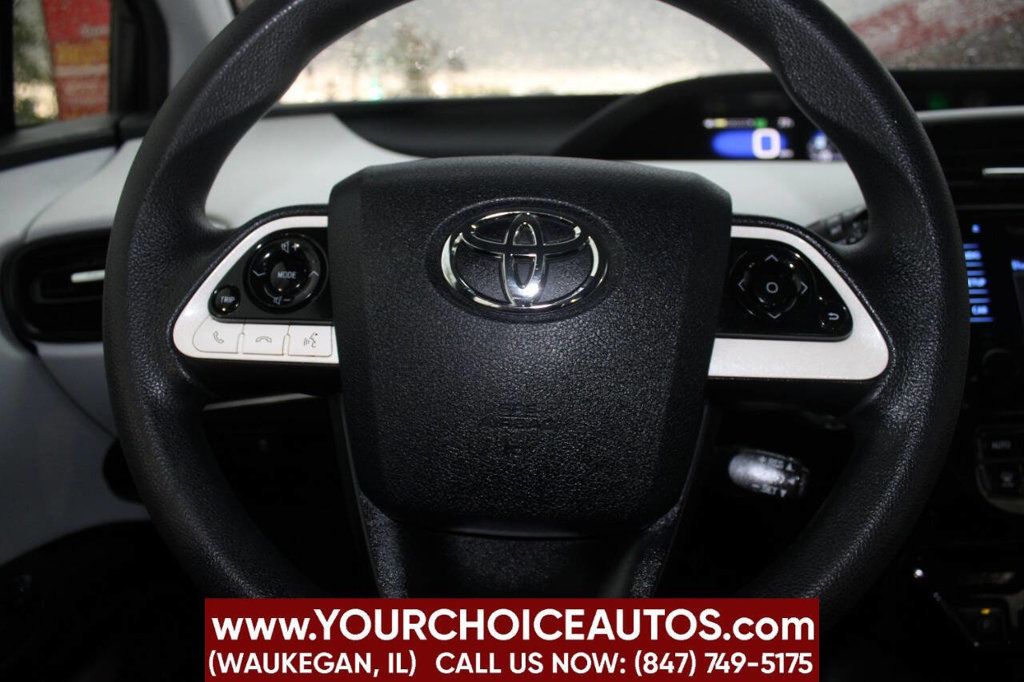 2016 Toyota Prius 5dr Hatchback Two - 22903344 - 23