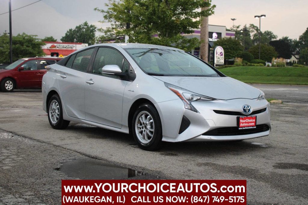 2016 Toyota Prius 5dr Hatchback Two - 22903344 - 2