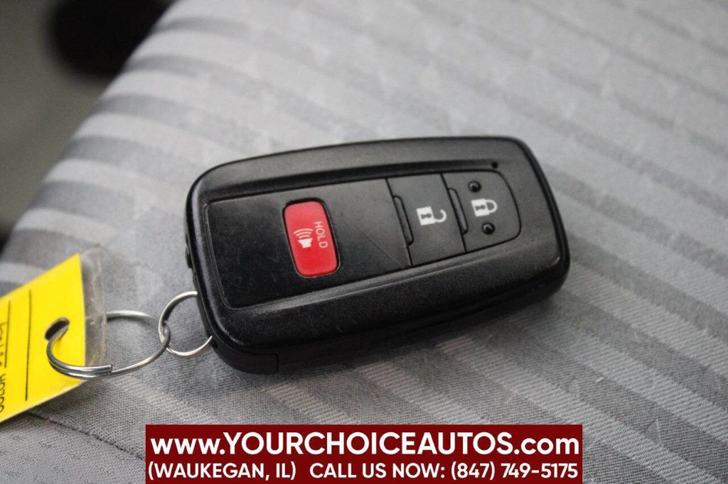 2016 Toyota Prius 5dr Hatchback Two - 22903344 - 29