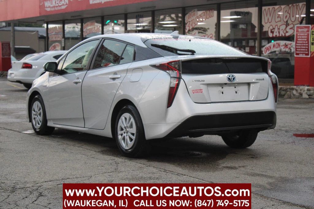 2016 Toyota Prius 5dr Hatchback Two - 22903344 - 6