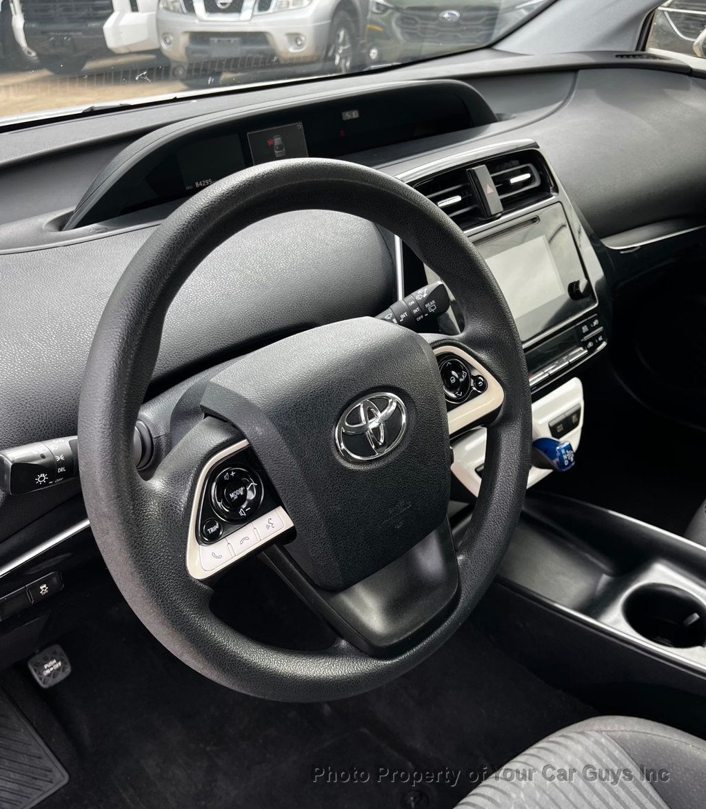 2016 Toyota Prius 5dr Hatchback Two - 23090943 - 12