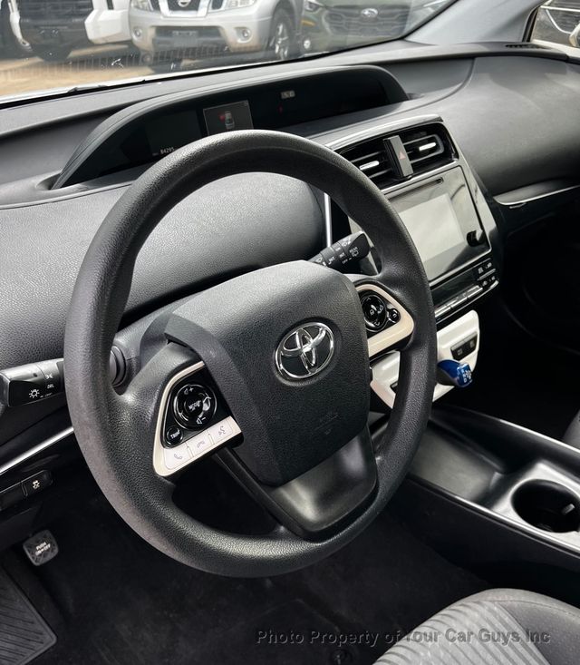 2016 Toyota Prius 5dr Hatchback Two - 23090943 - 12