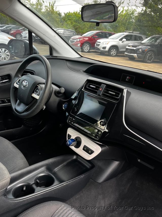 2016 Toyota Prius 5dr Hatchback Two - 23090943 - 13