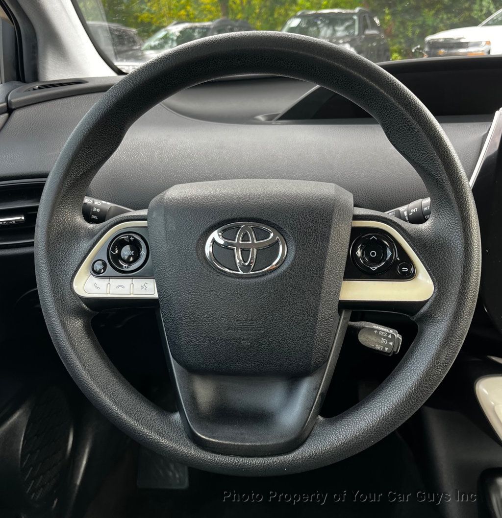 2016 Toyota Prius 5dr Hatchback Two - 23090943 - 24