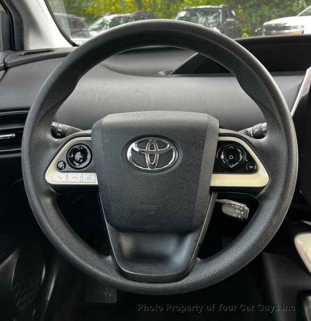 2016 Toyota Prius 5dr Hatchback Two - 23090943 - 24