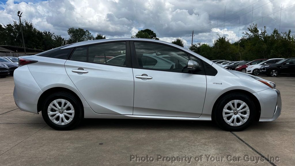 2016 Toyota Prius 5dr Hatchback Two - 23090943 - 4