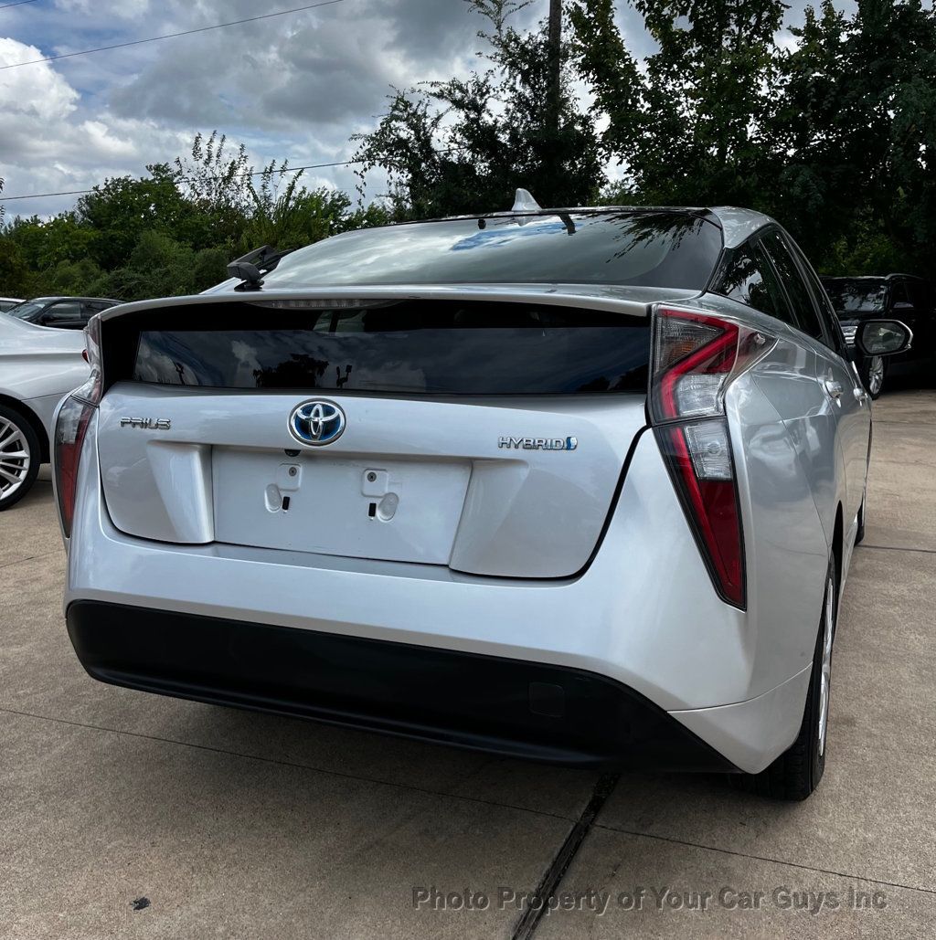 2016 Toyota Prius 5dr Hatchback Two - 23090943 - 6