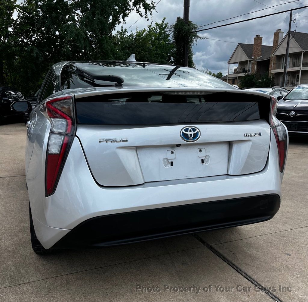 2016 Toyota Prius 5dr Hatchback Two - 23090943 - 8