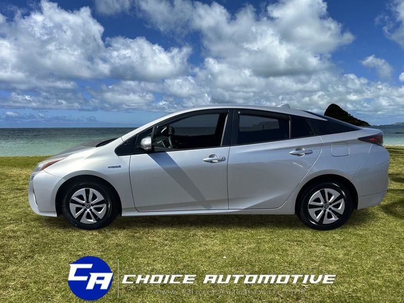 2016 Toyota Prius Two Eco photo 3