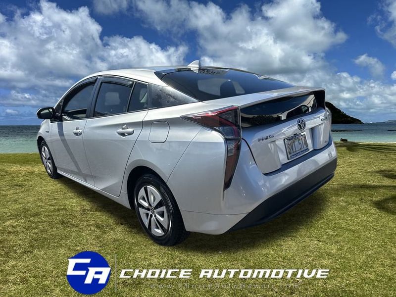 2016 Toyota Prius Two Eco photo 4